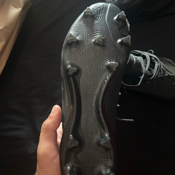 black adidas predator elites - Picture 2 of 3